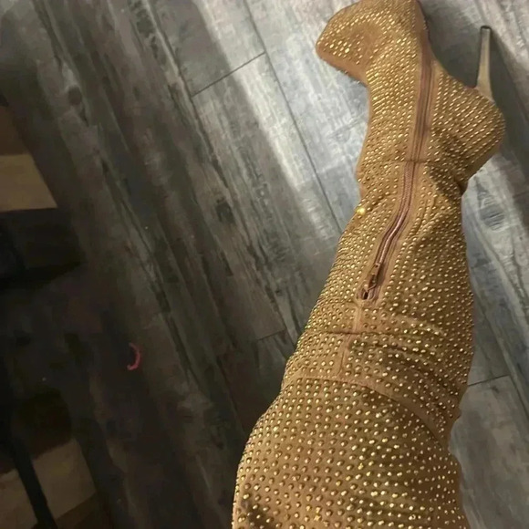 ALL OVER DIAMOND RHINESTONE BOOTS

NEW - Picture 3 of 4